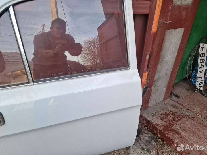 Дверь задняя правая газ 2410, 3110