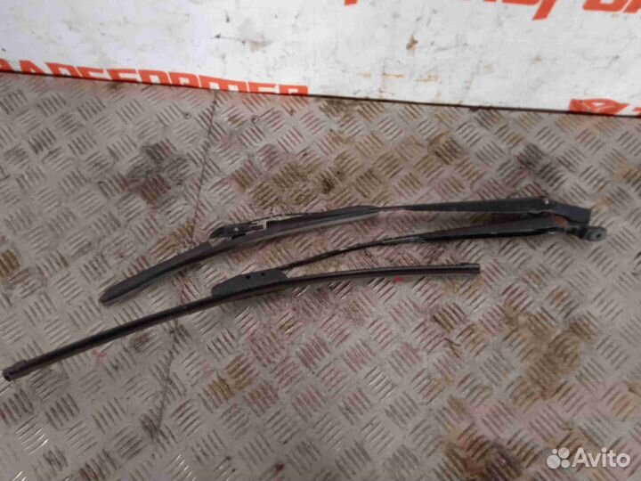 Поводок стеклоочистителя Рено Логан 1