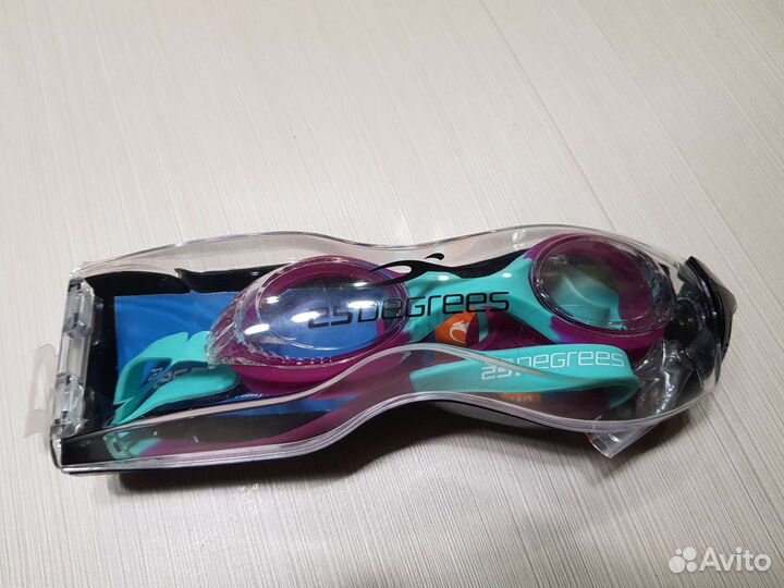 Очки для плавания