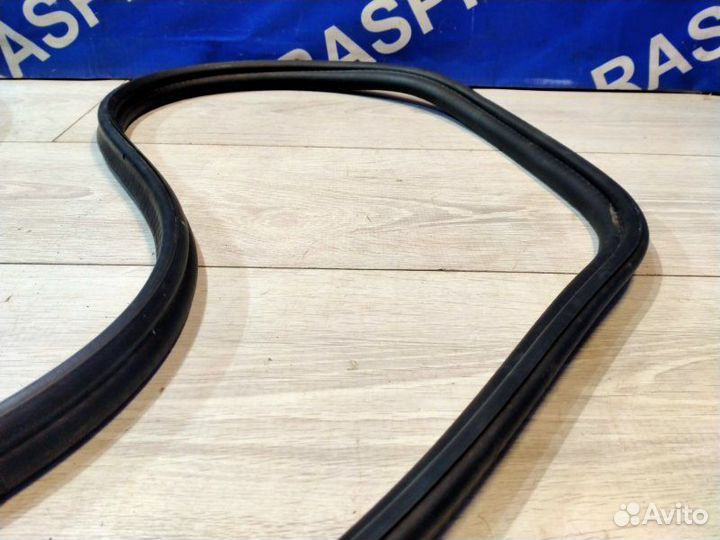 Уплотнительная резинка багажника Bmw 528I F10