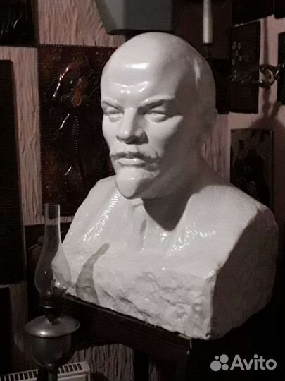 Гипсовый бюст Ленина