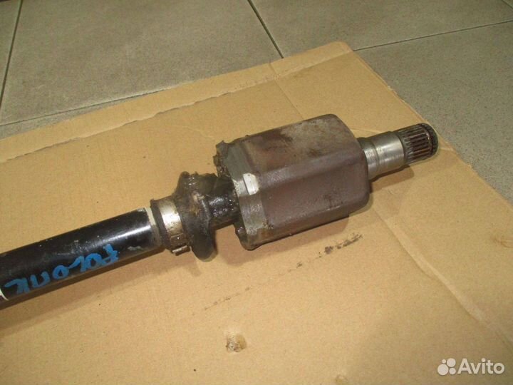 Полуось передняя левая VW Polo Sedan