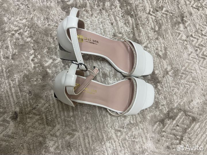 Обувь женская 36 размер