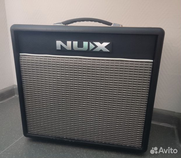 Гитарный комбоусилитель NUX Mighty 20BT