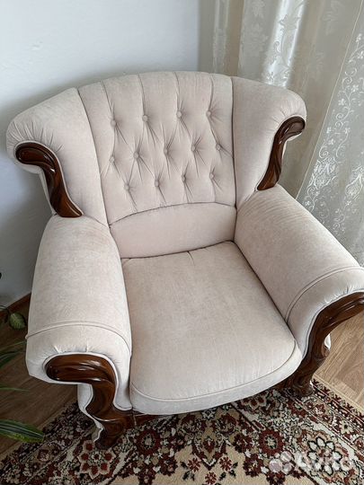 Диван и два кресла