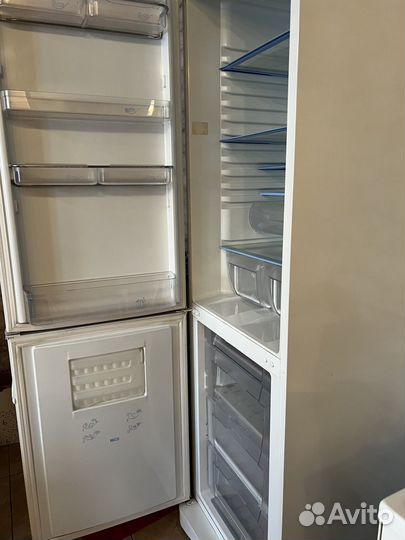 Холодильник indesit