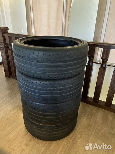 Dunlop SP Sport Maxx RT 2 255/40 R21 и 285/35 R21 102Y