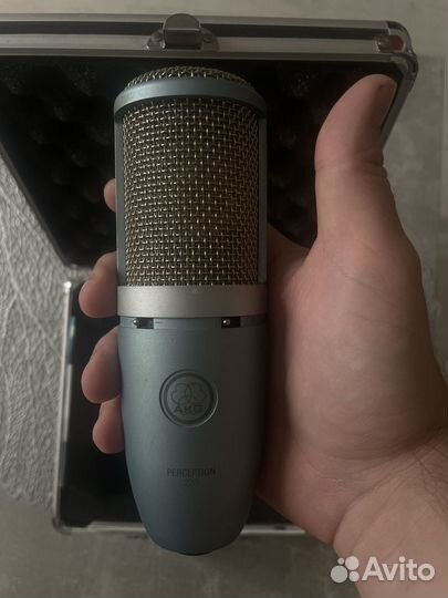 Микрофон akg p220