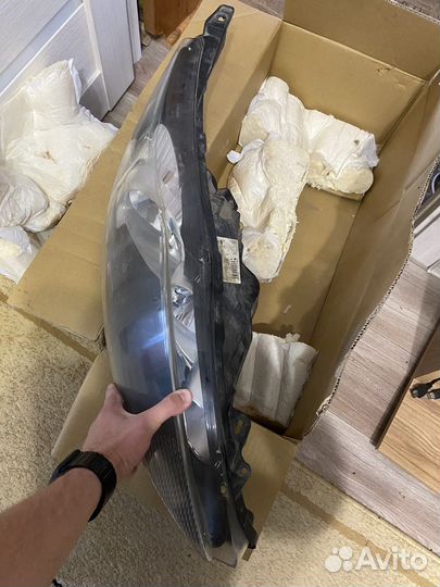 Фара правая ford fiesta mk6 2009год оригинал