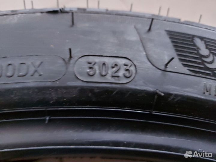 Michelin Pilot Alpin 5 SUV 255/40 R21 102V