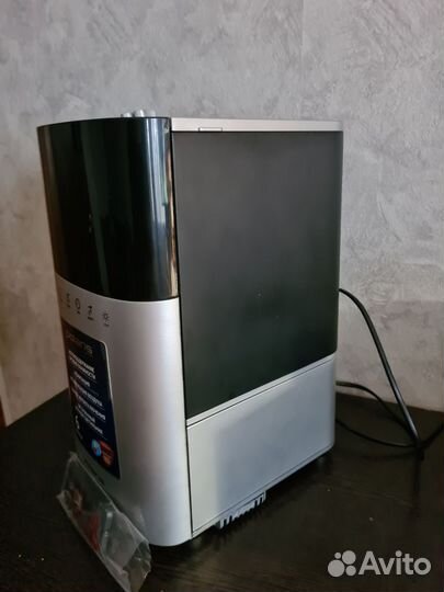 Увлажнитель воздуха серебряный polaris PUH 1006Di