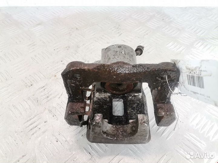 Суппорт задний правый Toyota RAV4 3 (XA30) 2005