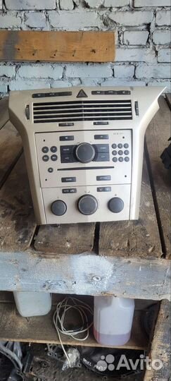 Штатный магнитофон Opel Astra H