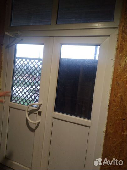 Дверь пластиковая входная бу