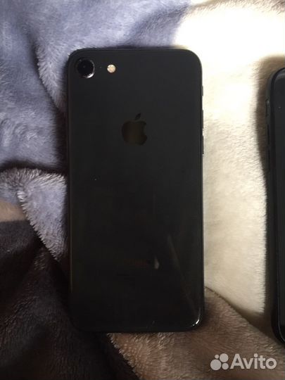 Телефон iPhone 8 64 gb