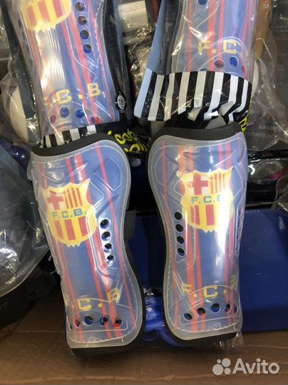 Футбольные щитки