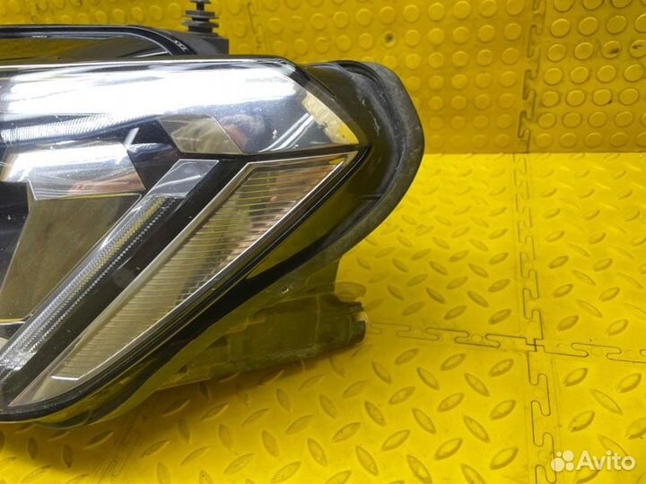 Б/У фара - Есть трещина в корпусеn- оригиналnnу