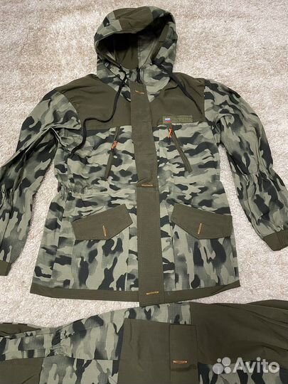 Костюмы горка летние новые