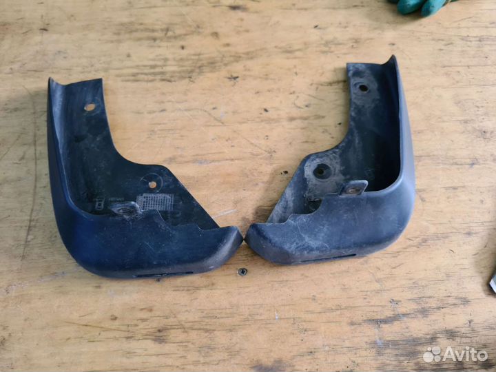 Брызговики передние Nissan Juke 2011