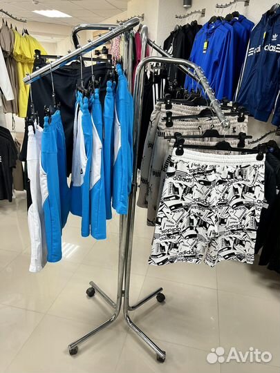 Мужские шорты adidas