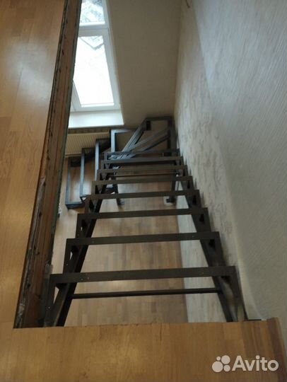 Металлокаркас лестницы