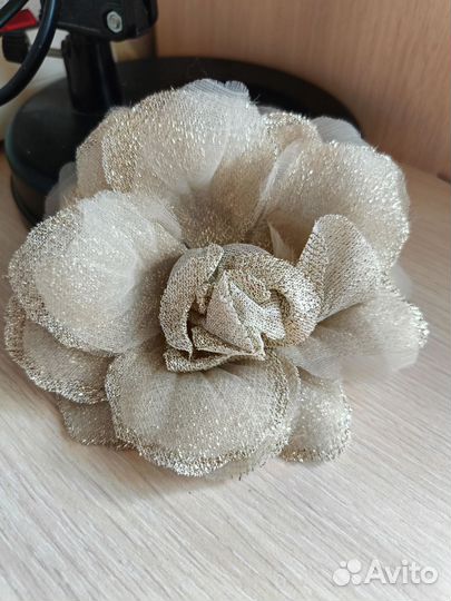 Брошь заколка цветок из ткани