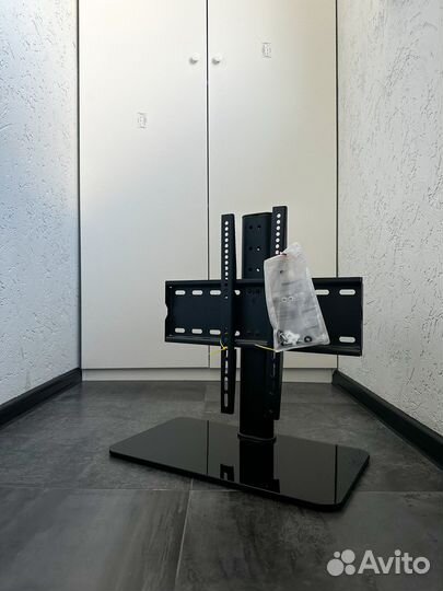 Настольная подставка под телевизор