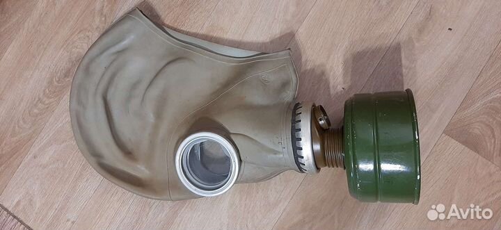 Противогаз с фильтром