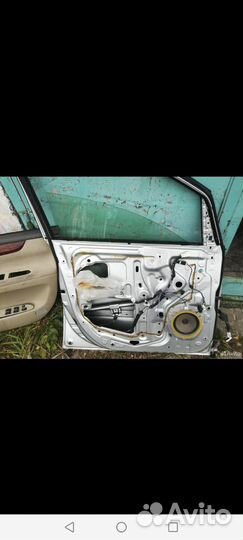 Продам левую переднюю дверь