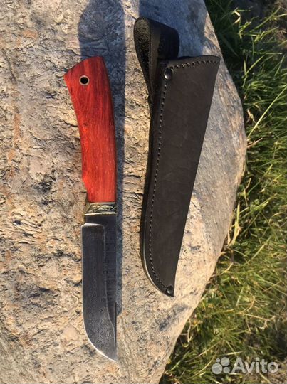 Нож из дамасской стали