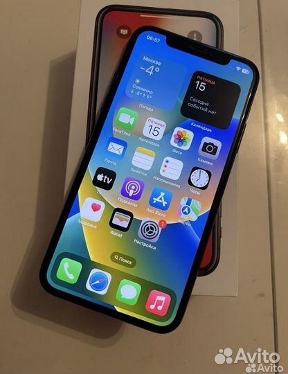 iPhone X, 64 ГБ