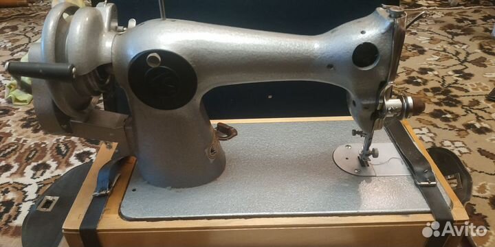 Швейная машина 2М-34 + электро-ножной привод