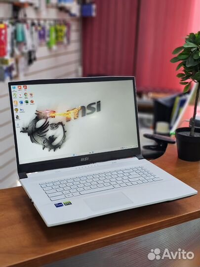 Редкий белый MSI 17