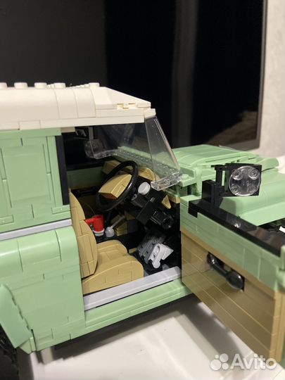 Lego Land Rover Defender