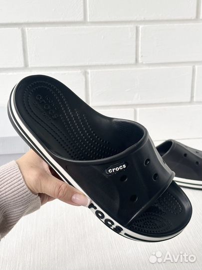 Новые мужские сланцы Crocs