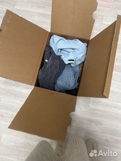 Коробка женских вещей 50 размера
