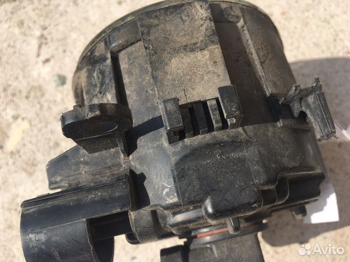 Фара противотуманная левая Land Rover Freelander