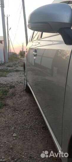 Toyota Prius Alpha 1.8 AT, 2013, 174 000 км