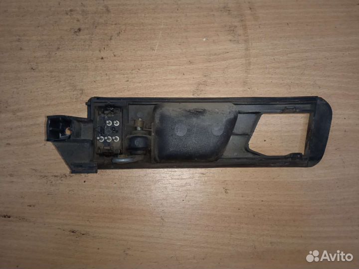 Ручка внутренняя задняя правая BMW 7 E32 бмв