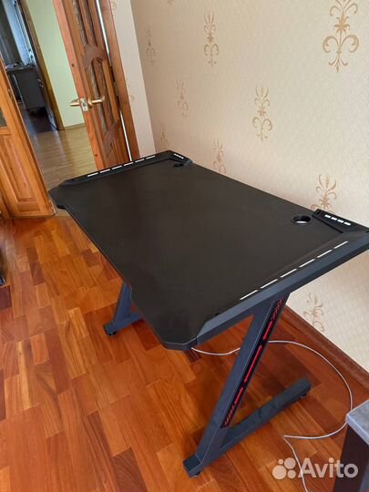 Игровой компьютерный стол, черный