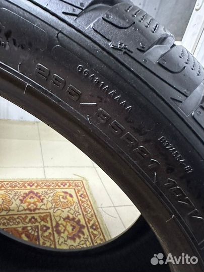 Goodyear UltraGrip 8 Performance 295/35 R21