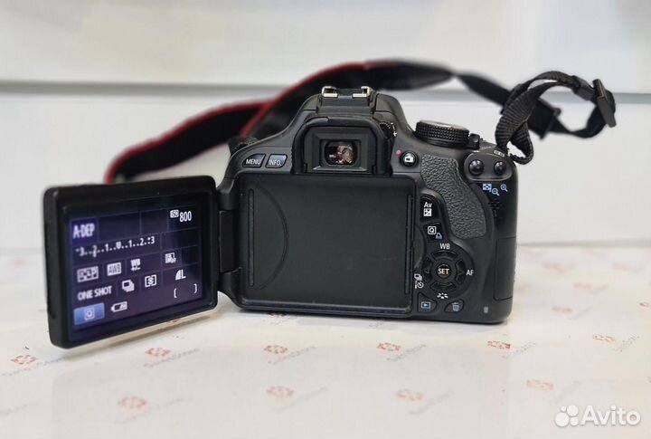 Зеркальный фотоаппарат Canon EOS 600D 18-55mm