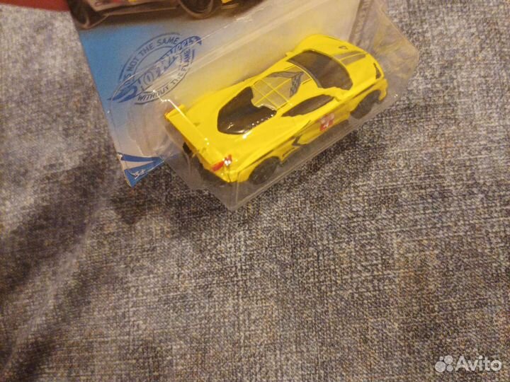 Hot wheels машинки