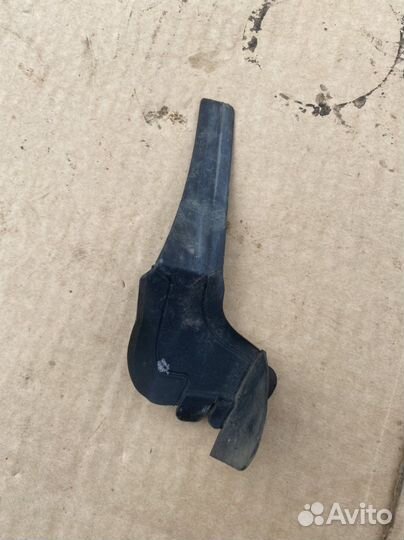 Накладка жабо правая Volkswagen Polo 5 Sedan