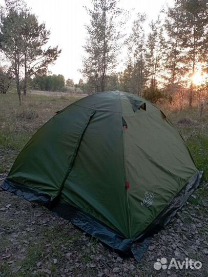 Палатка 3х местная, двухслойная. Новая