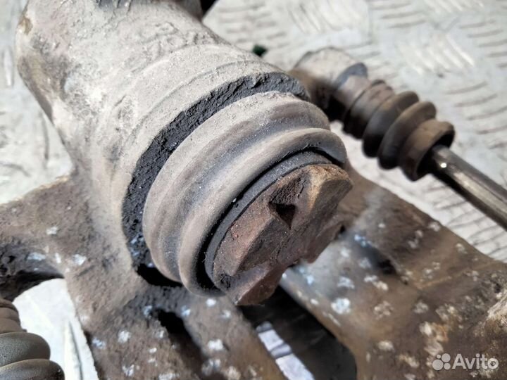 Суппорт задний левый Renault Scenic 2