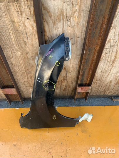 Крыло переднее правое Suzuki Escudo TDA4W J24B