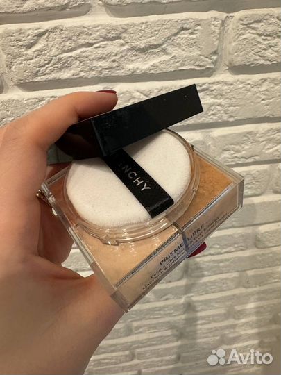 Пудра Givenchy Prisme Libre оттенок 1 и 3