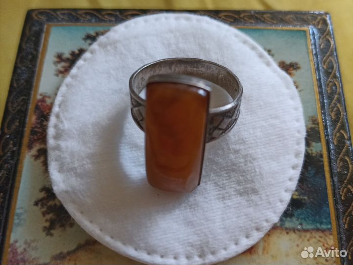 Серебряное кольцо с янтарем СССР