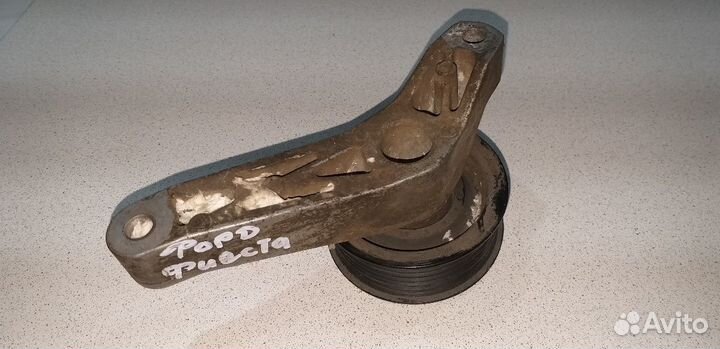 Натяжной ролик с креплением Ford Fiesta 1.4 01-08г